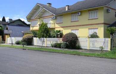 Imagem: O depósito possui 850m² de Área e está localizado em Canela