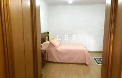 Imagem: A casa possui 3 Dormitórios, 5 Banheiros, 2 Vagas na garagem