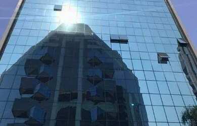 Imagem: O depósito possui 4 Vagas na garagem, 210m² de Área e está