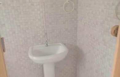 Imagem: A casa possui 2 Dormitórios, 2 Banheiros, 1 Vaga na garagem