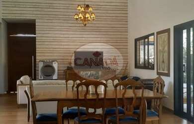 Imagem: A casa em condomínio possui 3 Dormitórios, 2 Banheiros, 5