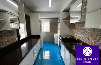 Imagem: A casa possui 4 Dormitórios, 5 Banheiros, 4 Vagas na garagem