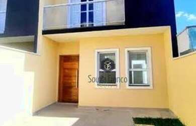 Imagem: A casa possui 3 Dormitórios, 2 Banheiros, 2 Vagas na garagem