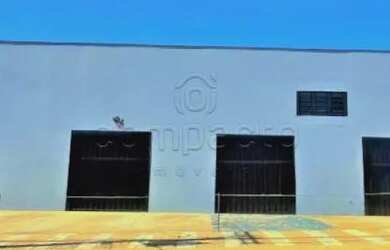 Imagem: O depósito possui 5 Vagas na garagem e 207m² de Área e está