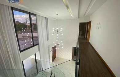 Imagem: A casa em condomínio possui 5 Dormitórios, 4 Banheiros, 4