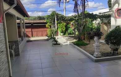 Imagem: A casa possui 1 Dormitório, 4 Banheiros, 4 Vagas na garagem