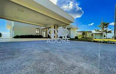 Imagem: A casa em condomínio possui 4 Dormitórios, 5 Banheiros, 4