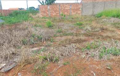 Imagem: O terreno à venda possui 225m² de Área e está localizado