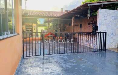 Imagem: A casa e possui 3 Dormitórios, Suítes, 4 Banheiros, 4 Vagas