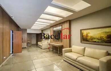 Imagem: O apartamento possui 4 Dormitórios, 3 Banheiros, 1 Vaga na