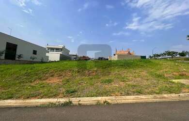 Imagem: O terreno possui 622m² de Área e está localizado em Loteamento