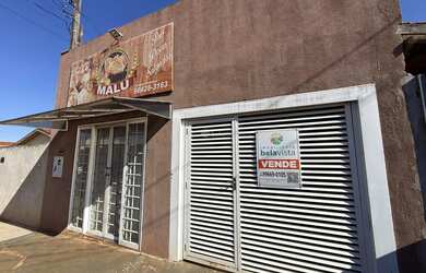 Imagem: A casa possui 2 Dormitórios, 1 Vaga na garagem e está localizado