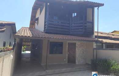 Imagem: A casa possui 4 Dormitórios, 3 Banheiros, 5 Vagas na garagem