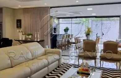 Imagem: A casa possui 4 Dormitórios, 5 Banheiros, 4 Vagas na garagem