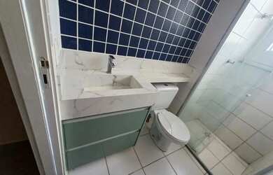 Imagem: O apartamento possui 2 Dormitórios, 1 Banheiro, 1 Vaga na garagem