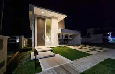 Imagem: A casa em condomínio possui 4 Dormitórios, 5 Banheiros, 4