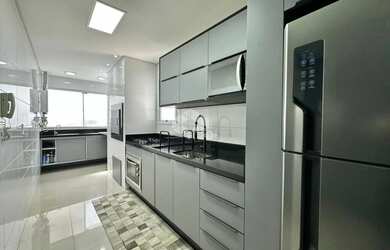 Imagem 11: Apartamento de 2 dormitórios de frente com vista para o mar e box/vaga...