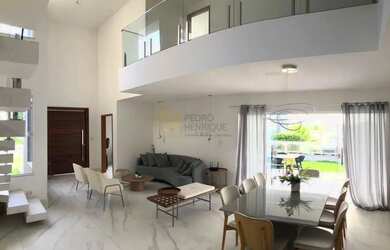 Imagem: A casa em condomínio possui 4 Dormitórios, 5 Banheiros, 2