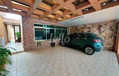 Imagem: A casa possui 3 Dormitórios, 2 Banheiros, 3 Vagas na garagem