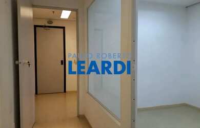 Imagem: O depósito possui 1 Vaga na garagem, 45m² de Área e está