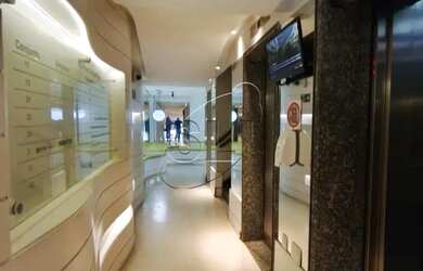 Imagem: Sala comercial com 110 m², localizada no 3º andar, com vista