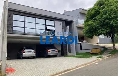 Imagem: A casa em condomínio possui 3 Dormitórios, 4 Banheiros, 5