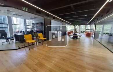 Imagem: O depósito possui 4 Vagas na garagem, 285m² de Área e está