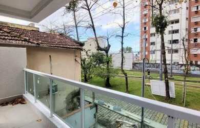 Imagem: A casa possui 2 Dormitórios, 2 Banheiros, 1 Vaga na garagem