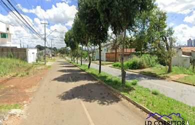Imagem 2: Lote a venda com 420m² em avenida a 50 metros do Parque Cascavel