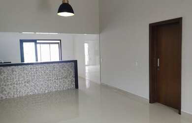 Imagem: A casa em condomínio possui 3 Dormitórios, 4 Banheiros, 2