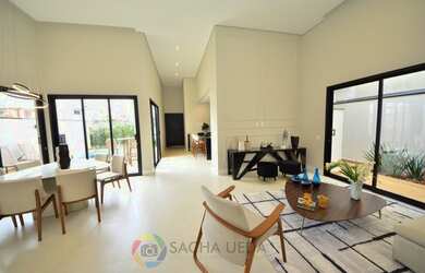 Imagem: A casa em condomínio possui 3 Dormitórios, 4 Banheiros, 4