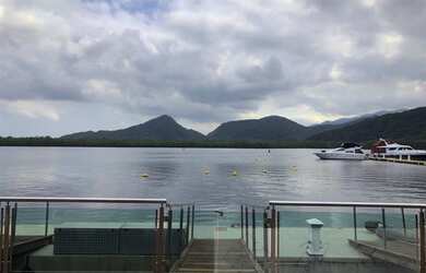 Imagem: A casa possui 4 Dormitórios, 4 Banheiros, 3 Vagas na garagem