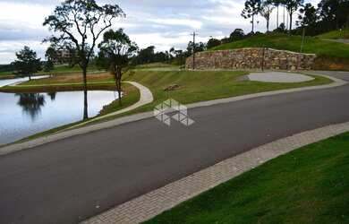 Imagem: O terreno possui 875m² de Área e está localizado em Gramado