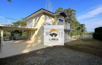 Imagem: A casa em condomínio possui 4 Dormitórios, 4 Banheiros, 4