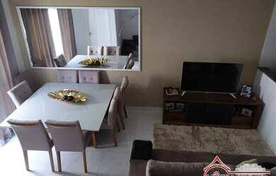 Imagem: A casa em condomínio possui 3 Dormitórios, 1 Banheiro, 2 Vagas