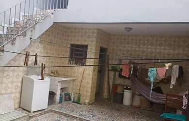 Imagem: A casa possui 3 Dormitórios, 4 Banheiros, 2 Vagas na garagem