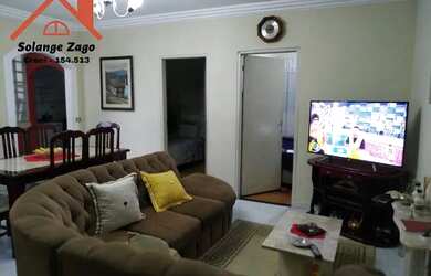 Imagem: A casa possui 3 Dormitórios, 1 Banheiro, 2 Vagas na garagem