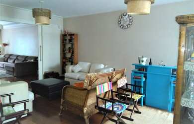 Imagem 2: Vendo Sobrado alto padrão, 3 suítes, 3 vagas, sauna,Hidromassagem, forno...