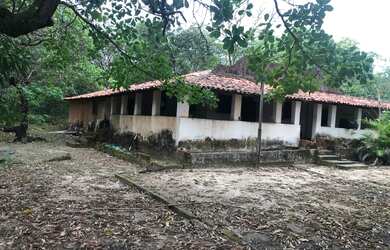 Imagem: O terreno possui 330.000m² de Área e está localizado em