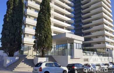 Imagem: O apartamento possui 4 Dormitórios, 5 Banheiros, 3 Vagas na