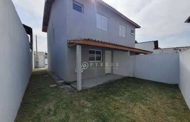 Imagem: A casa possui 2 Dormitórios, 3 Banheiros, 2 Vagas na garagem