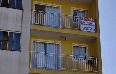 Imagem: O apartamento possui 2 Dormitórios, 1 Banheiro, 1 Vaga na garagem