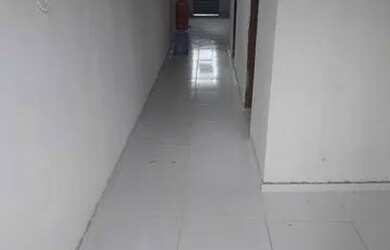 Imagem: A casa possui 2 Dormitórios, 1 Banheiro e está localizado