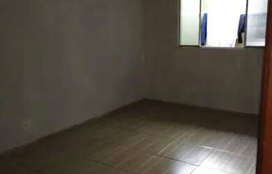 Imagem: A casa possui 2 Dormitórios, 1 Banheiro e está localizado