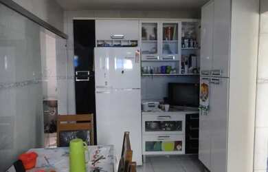 Imagem: A casa em condomínio possui 2 Dormitórios, 2 Banheiros, 1