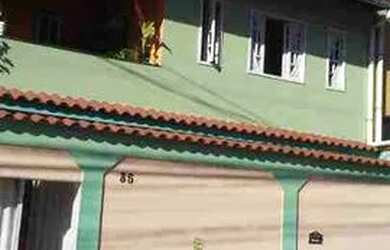 Imagem: A casa possui 2 Dormitórios, 1 Banheiro, 1 Vaga na garagem