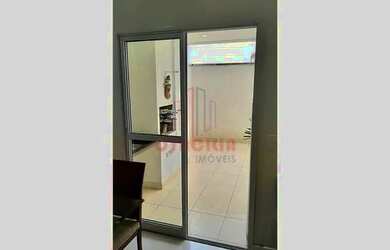 Imagem: O apartamento possui 2 Dormitórios, 1 Banheiro, 2 Vagas na