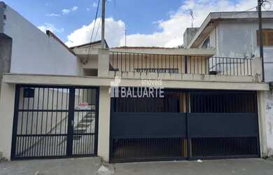 Imagem: A casa possui 3 Dormitórios, 2 Banheiros, 4 Vagas na garagem