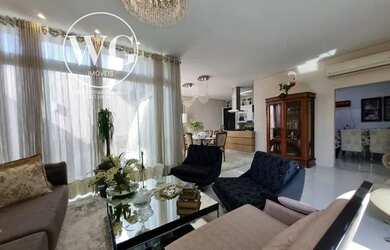 Imagem: A casa em condomínio possui 4 Dormitórios, 5 Banheiros, 3