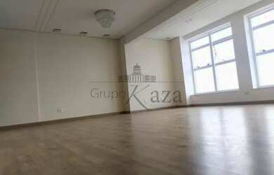 Imagem: O apartamento na cobertura possui 4 Dormitórios, 5 Banheiros